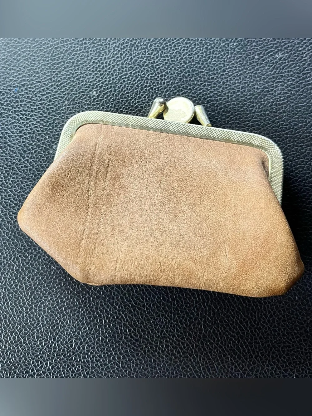 Vintage Classic Tan Leather Kiss-Lock Coin Purse